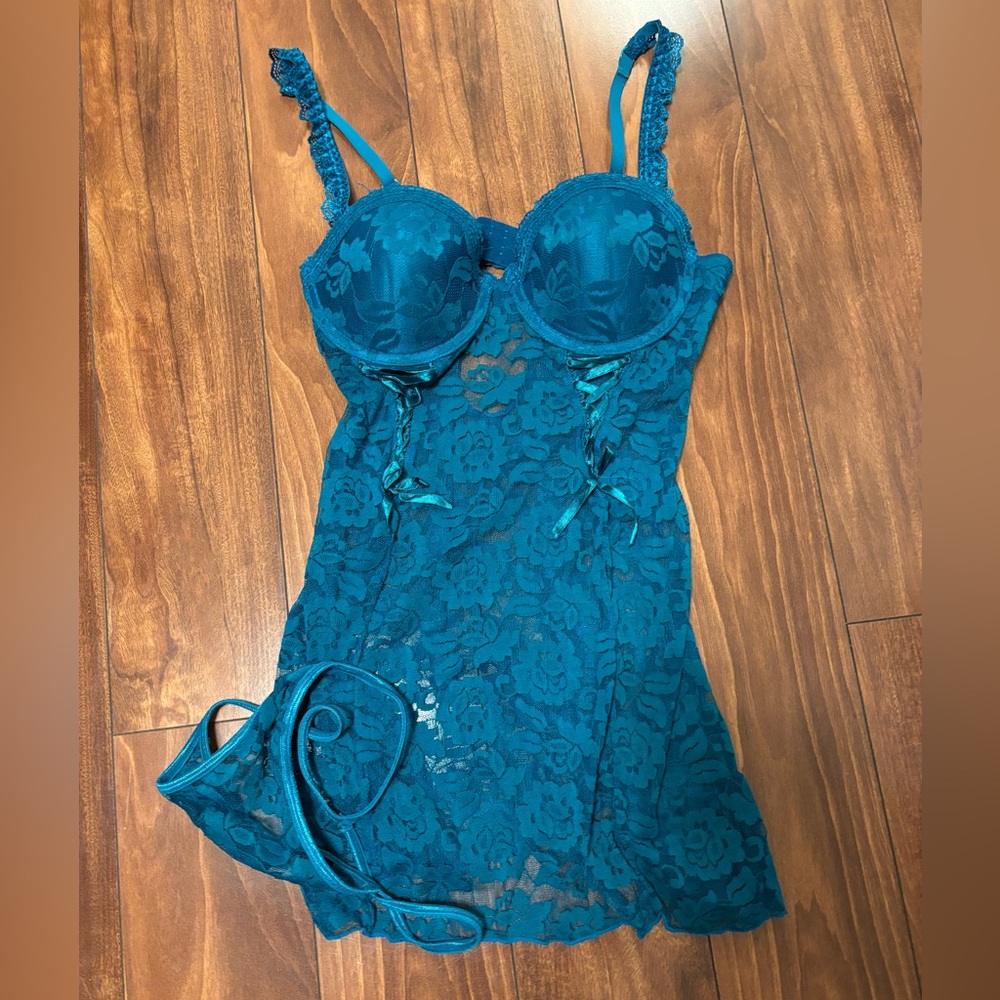 NWOT Elegant Teal Lace Chemise with Floral Design